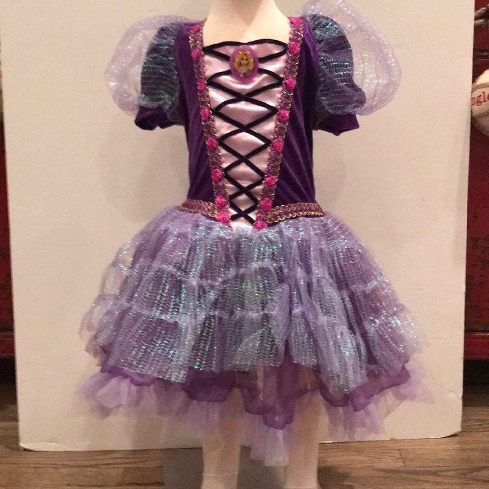 Size 4/5 Rapunzel dress